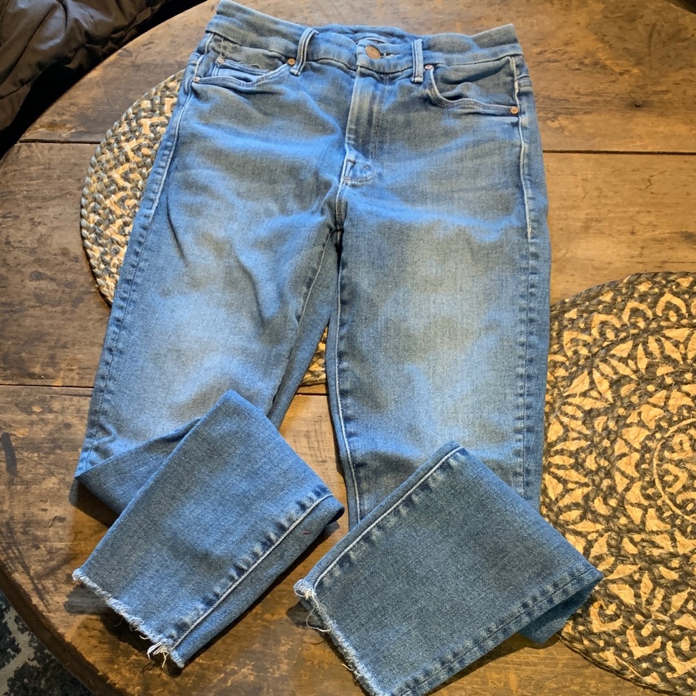 MOTHER High Waisted Looker Ankle Fray Denim Jeans in Hop On Hop Off size 24 - Picture 2 of 13